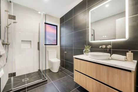 Photo of property in 29 Kumukumu Road, Long Bay, Auckland, 0630