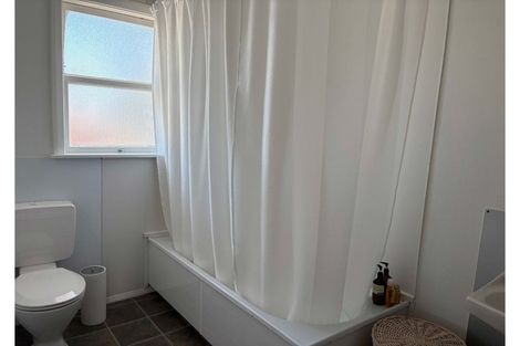 Photo of property in 2 Te Awe Awe Court, Hokowhitu, Palmerston North, 4410