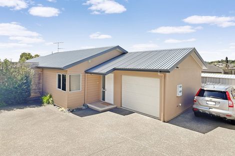 Photo of property in 8a Hauraki Crescent, Pinehill, Auckland, 0632