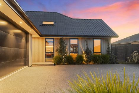 Photo of property in 16 Valour Drive, Rangiora, 7400