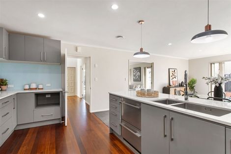 Photo of property in 18 Scarlet Lane, Redwood, Christchurch, 8051