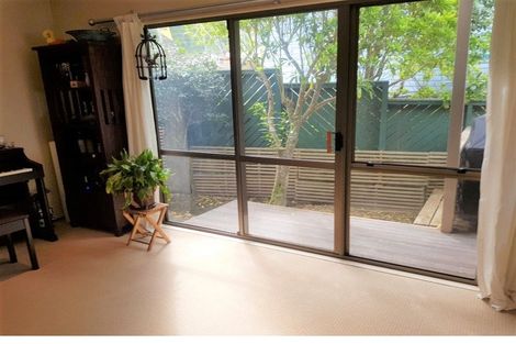 Photo of property in 1 Nebraska Way, Brooklyn, Wellington, 6021