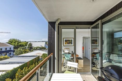 Photo of property in Norfolk Apartments, 307/19 Bute Road, Browns Bay, Auckland, 0630