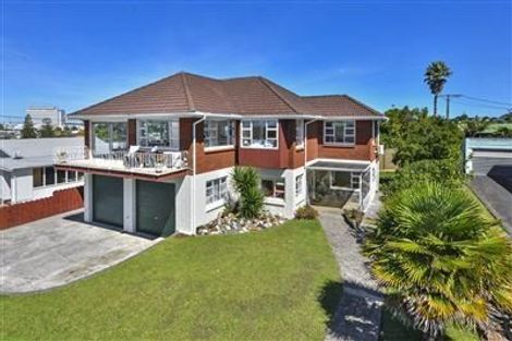 Photo of property in 12 Quebec Road, Milford, Auckland, 0620