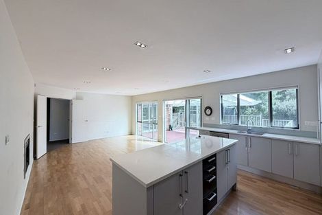 Photo of property in 9 Amber Glen, Albany, Auckland, 0632