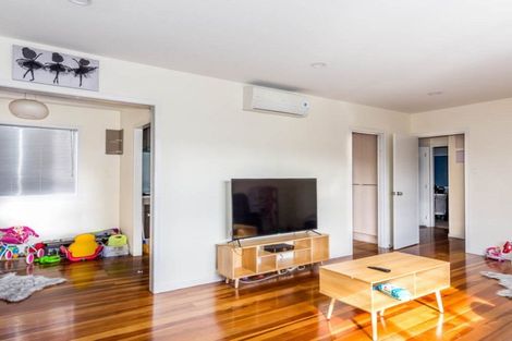 Photo of property in 16a Karamu Street, Te Atatu Peninsula, Auckland, 0610