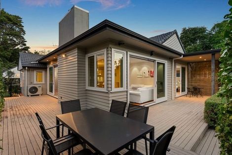 Photo of property in 145 Shakespeare Road, Milford, Auckland, 0620