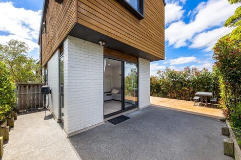 Photo of property in 1 Reg Pearce Way, Glen Innes, Auckland, 1072