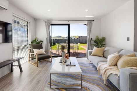 Photo of property in 4 Paiaka Place, Rototuna North, Hamilton, 3210