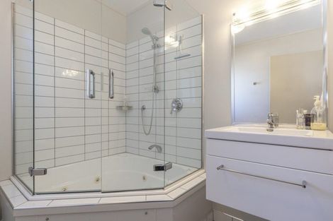 Photo of property in 3 Te Hepera Street, Waipahihi, Taupo, 3330