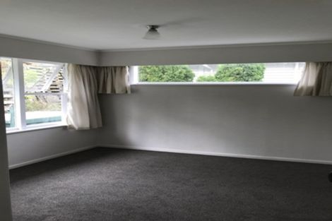 Photo of property in 6 Cherry Grove, Strathmore Park, Wellington, 6022