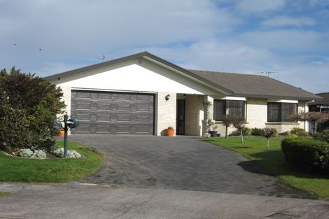 Photo of property in 12 Tolvah Place, Wattle Downs, Auckland, 2103