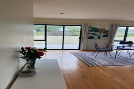 Photo of property in 8 Adelie Place, Murrays Bay, Auckland, 0630