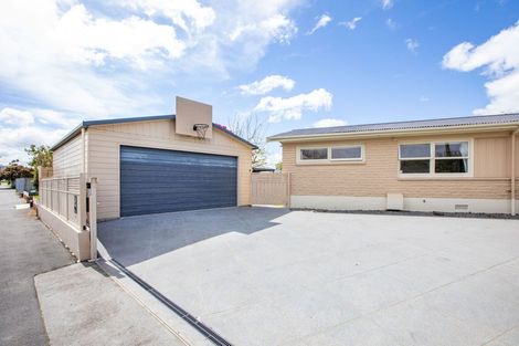 Photo of property in 2 Carrington Avenue, Hillcrest, Hamilton, 3216