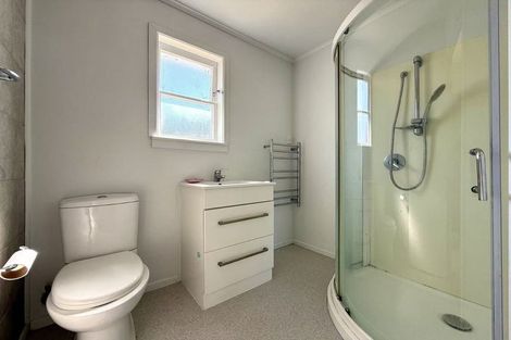 Photo of property in 23 Lauderdale Road, Birkdale, Auckland, 0626