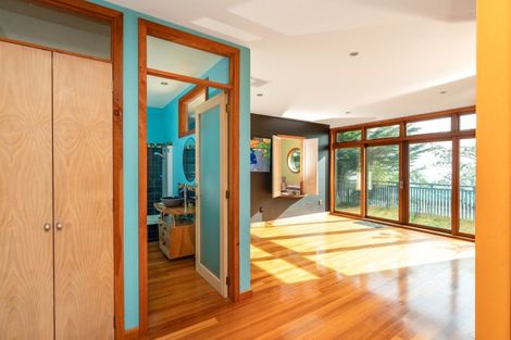 Photo of property in 142 Grafton Road, Roseneath, Wellington, 6011