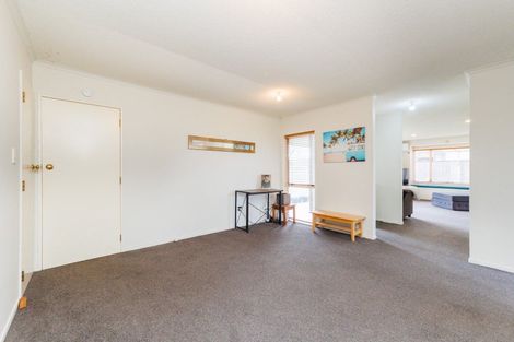 Photo of property in 119 John F Kennedy Drive, Milson, Palmerston North, 4414