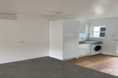 Photo of property in 1/17 The Parade, Island Bay, Wellington, 6023