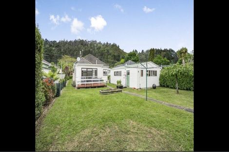 Photo of property in 9 Poole Crescent, Wainuiomata, Lower Hutt, 5014