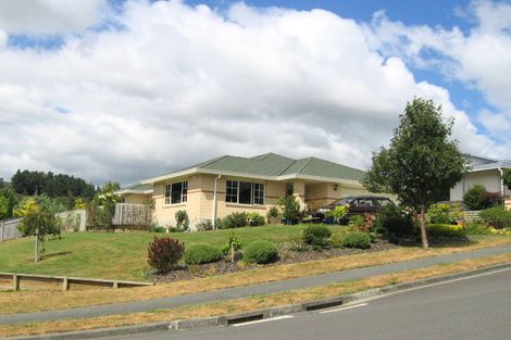 Photo of property in 3 Carlow Grove, Birchville, Upper Hutt, 5018