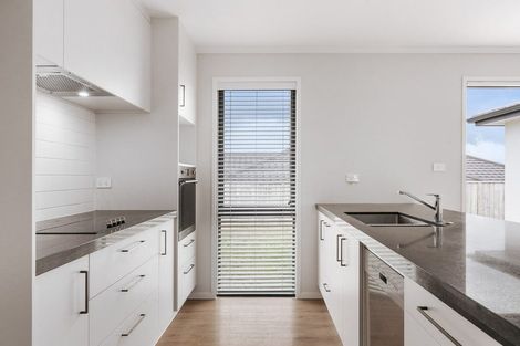 Photo of property in 12 Ridge Drive, Omokoroa, 3114