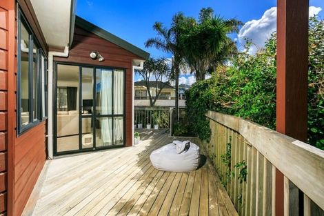 Photo of property in 2/10 Kiteroa Terrace, Rothesay Bay, Auckland, 0630