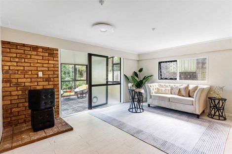 Photo of property in 5 Odette Road, Totara Vale, Auckland, 0629