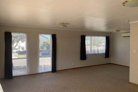 Photo of property in 37 Tacoma Drive, Totara Park, Upper Hutt, 5018