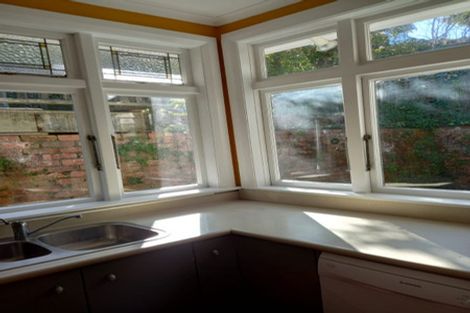 Photo of property in 82 Mortimer Terrace, Brooklyn, Wellington, 6021