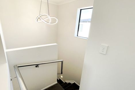 Photo of property in 15 Arahopu Place, Papakura, 2110