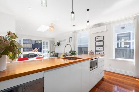 Photo of property in 13 Milton Street, Berhampore, Wellington, 6023