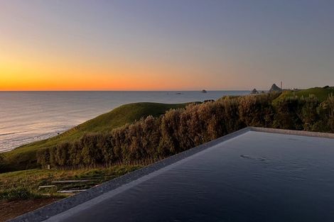 Photo of property in 20 Washer Road, Omata, New Plymouth, 4374