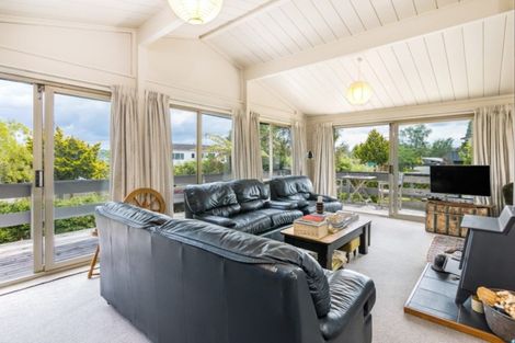 Photo of property in 2 Kensington Place, Richmond Heights, Taupo, 3330