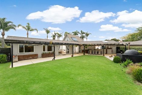 Photo of property in 35 Cloverfields Drive, Waimauku, 0812