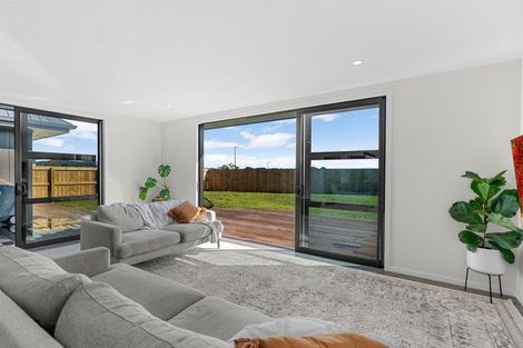 Photo of property in 28 Taurangawaka Road, One Tree Point, 0118