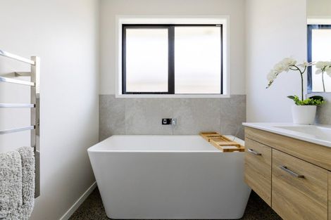 Photo of property in 48 Maunganamu Drive, Wharewaka, Taupo, 3330