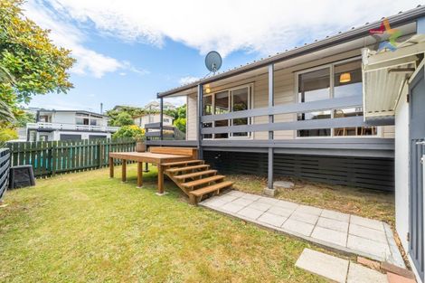 Photo of property in 8 Chestnut Grove, Maungaraki, Lower Hutt, 5010
