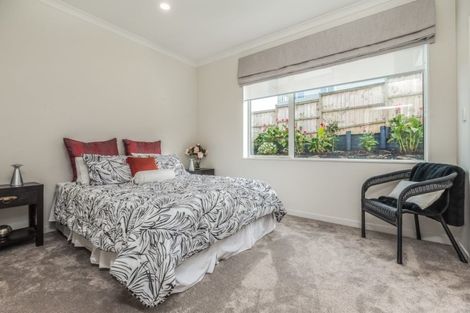 Photo of property in 15 Tawa Place, Orewa, 0931