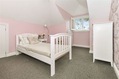 Photo of property in 48a Waterview Road, Stanley Point, Auckland, 0624