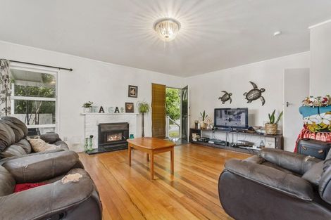 Photo of property in 139 View Road, Sunnyvale, Auckland, 0612