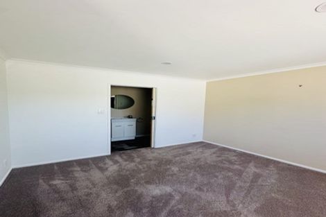 Photo of property in 50 Athena Drive, Totara Vale, Auckland, 0629