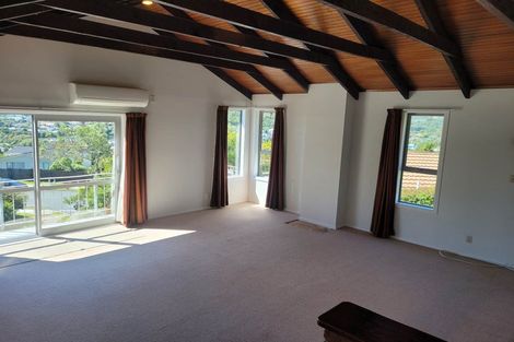 Photo of property in 3 Saint Aidans Way, Tawa, Wellington, 5028