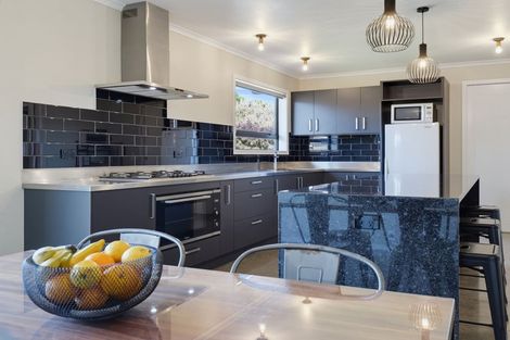Photo of property in 9 Golf Vue Place, Castlecliff, Whanganui, 4501