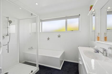 Photo of property in 34 Pioneer Crescent, Helensburgh, Dunedin, 9010