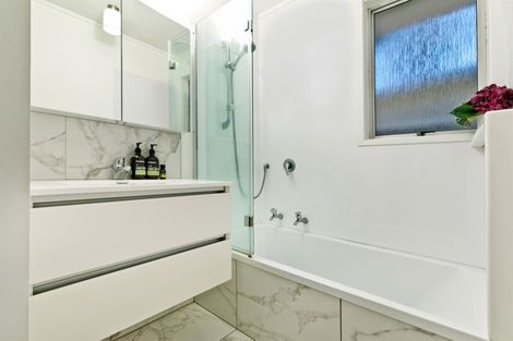 Photo of property in 28 Mawney Road, Henderson, Auckland, 0610