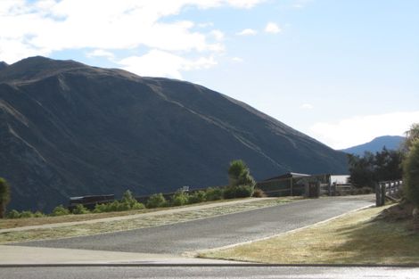 Photo of property in 15 Briar Bank Drive, Wanaka, 9305