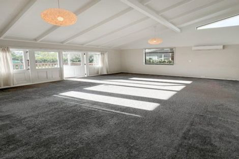 Photo of property in 3/25a Beach Road, Te Atatu Peninsula, Auckland, 0610