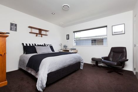 Photo of property in 28 Ainslee Street, Highlands Park, New Plymouth, 4312