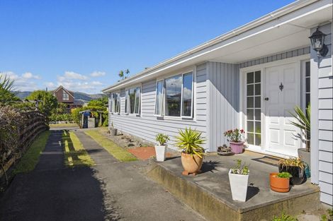 Photo of property in 6 Teoti Street, Paraparaumu Beach, Paraparaumu, 5032