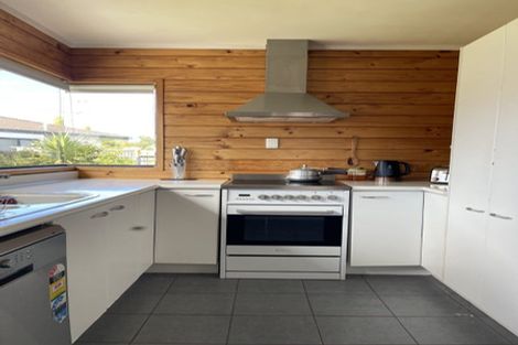 Photo of property in 19 Dana Place, Somerville, Auckland, 2014